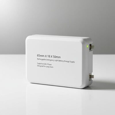 65mm X 18mm X 50mm 再充電可能な緊急用ライト バッテリー エネルギー供給 寿命4年 長期用に設計